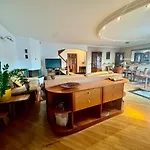 Peaceful & Spacious With A Beautiful Garden