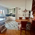 Peaceful & Spacious With A Beautiful Garden