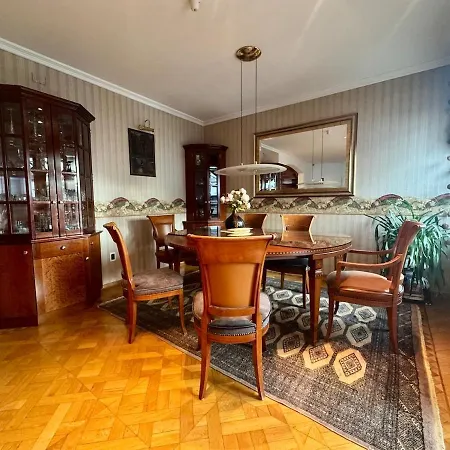빌라 Peaceful & Spacious With A Beautiful Garden *